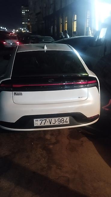 prius sveca: Toyota Prius: 2 l | 2024 il Sedan — 4