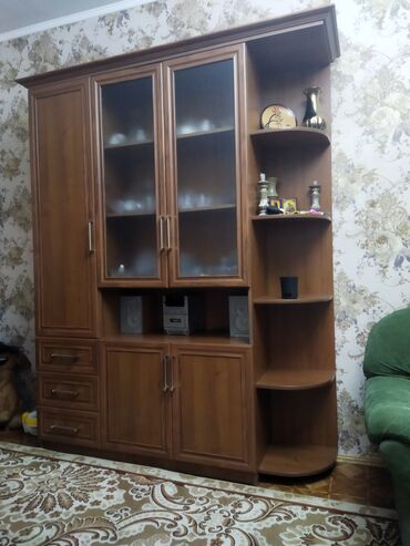 ������������������������ ������������ ������������ в Кыргызстан | Шкафы, шифоньеры: Продам сервант и тумбочку. В отличном состоянии