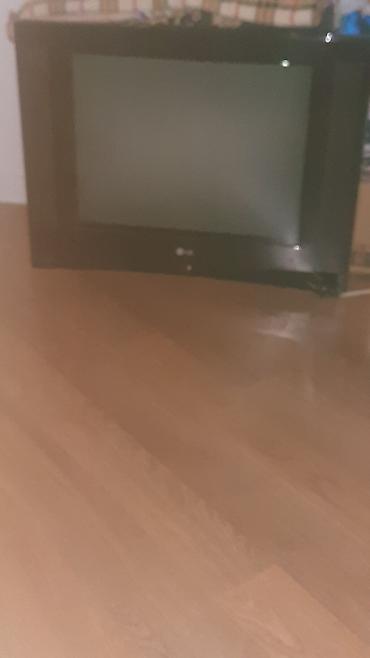 Televizorlar: Samsung və LG köhnə model CRT (katod şüalı) televizorlar. Məhsul — 2