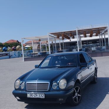 зеркало аз: Mercedes-Benz E-Class W210 sedan - Gecəyarı-yaşıl/koyu göy rəngli