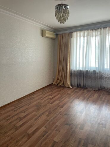 дома в аренду на длительный срок: Gənclik metrosuna 5 dəqiqəlik məsafədə 3 otaq+bağlı balkon artırma