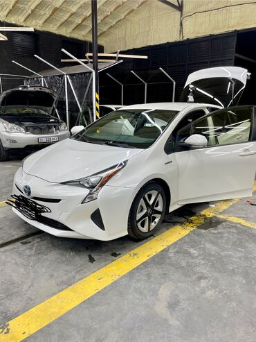 runx alex: Toyota Prius: 2016 г., 1.8 л, Вариатор, Гибрид, Хэтчбэк