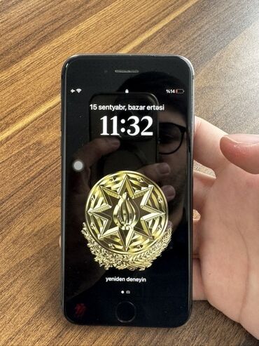 Muncuqlar: IPhone 8, Qara, Barmaq izi