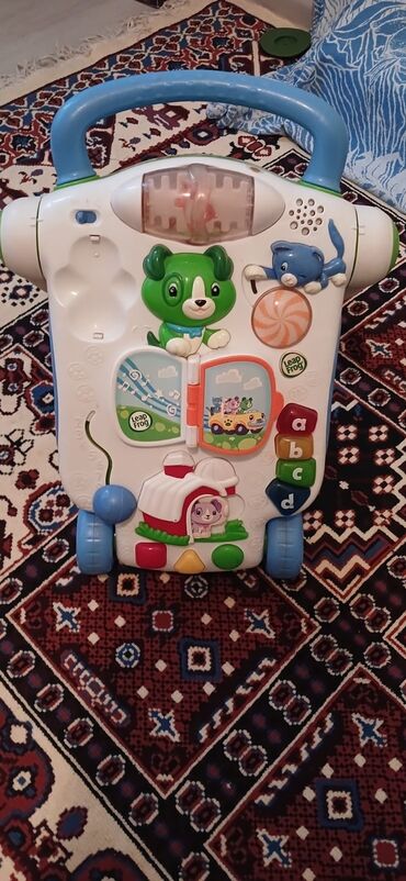 ağ donlar: LeapFrog interaktiv uşaq gəzdirəni və inkişafetdirici panel. - 4