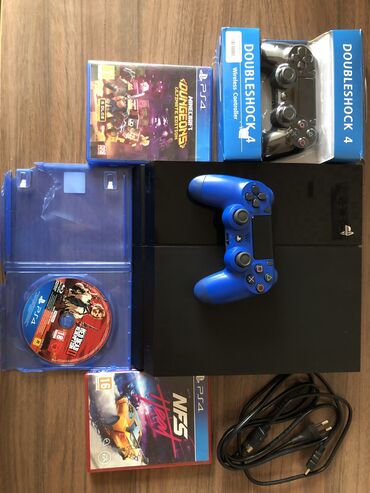 PS2 & PS1 (Sony PlayStation 2 & 1): Playstation 4 . Super vəziyyətdədir heç bir problemi yoxdur. 2 pult və