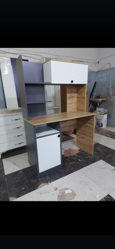 Uşaq və gənc otağı üçün dəstlər: Oğlan və qız üçün, Yeni, Siyirməli, Yazı masası, Stulsuz