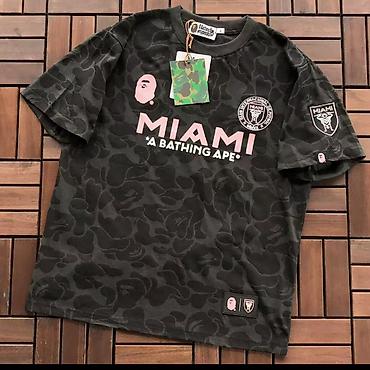 bape x: BAPE x Miami temalı unisex t‑shirt kolleksiyası - Dizayn: Ön hissədə — 3