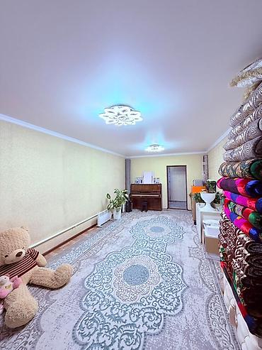 Продажа коттеджей и домов: Продаётся 4-комнатный дом Район: Ак-Орго ж/м (Ахунбаева/Хан-Тенир) — 1