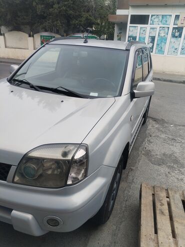 nissan gtr: Nissan X-Trail: 2 l | 2003 il Ofrouder/SUV