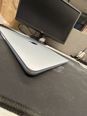 TV və video: MacBook air m4 16/512 gb. (Sema mavisi) Yeni kimi 25 cycle, 100% pil