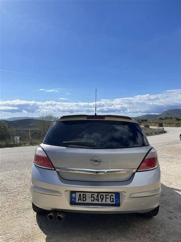 Transport: Opel Astra: 1.6 l | 2008 year | 260000 km. Hatchback