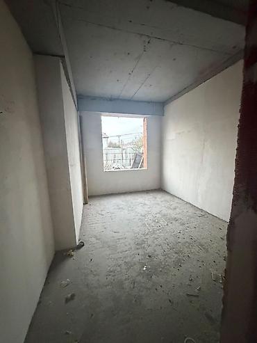 продаю 5 комнатную квартиру: 2 комнаты, 55 м², Индивидуалка, 1 этаж, ПСО (под самоотделку) — 2