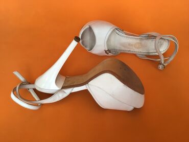 Basanoşka və səndəllər: Ölçü: 36, rəng - Ağ, İşlənmiş — 4