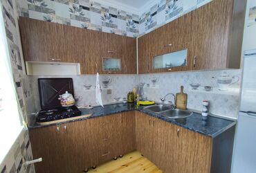 Bağ evlərinin kirayəsi: 120 kv. m, 4 otaqlı, Hovuzlu, Artezian quyusu, İnternet, Telefon — 15