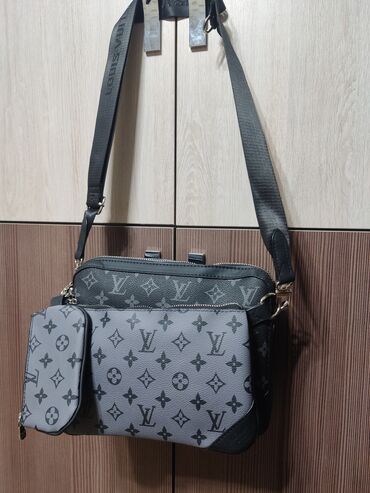 рюкзак louis vuitton: В наличии новая барсетка Louis Vuitton цена 1500 сом