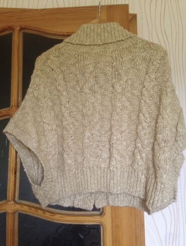 Köynək və bluzalar: Krep-şıfon kofta,2 defe geyinilib,M ölcü,uzunluq 65 smdır,qiymet — 13
