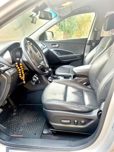 Hyundai: Hyundai Santa Fe (DM) krossover Xüsusiyyətlər: - Korpus rəngi: gümüşü — 15