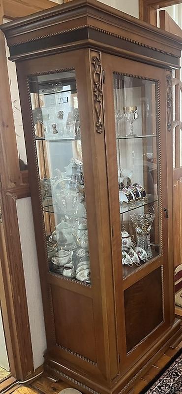 Оборудование для магазинов: Klassik üslubda vitrin şkaf - Material: təbii ağac karkas, şüşə ön və — 2
