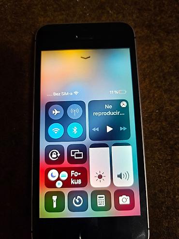 Apple iPhone: Apple iPhone SE – 16 GB telefon je potpuno ispravan sim free icloud — 7