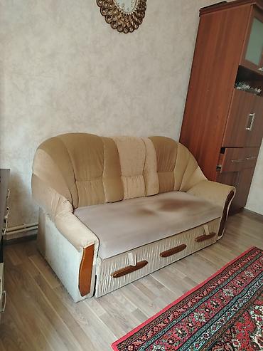 divan iwlenmiw: Divan, İşlənmiş, Açılan, Bazalı, Vеlur parça, Çatdırılma yoxdur — 2