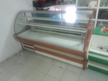 pvc aparati satilir: Vitrin soyuducu 2 metrlik. Satilir 400azn. 2 eded alt kamerasi var