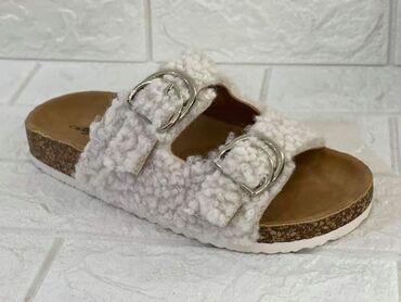 Papuče: 36-40
1500din — 10