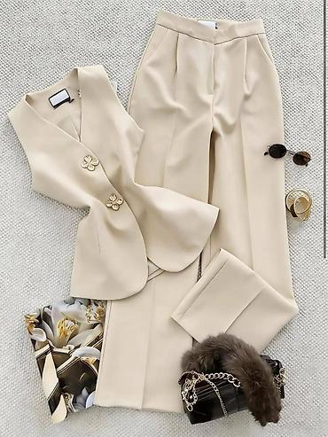 Kompleti: Ženski elegantni komplet – prsluk i pantalone - Dvodijelni set — 1