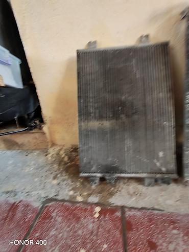cruz radiator: Avtomobil üçün soyutma sisteminin hissələri .razilasma yolu ile - — 1