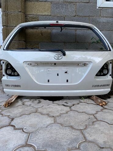 степ богаж: Крышка багажника Toyota 2001 г., Б/у, цвет - Белый,Оригинал