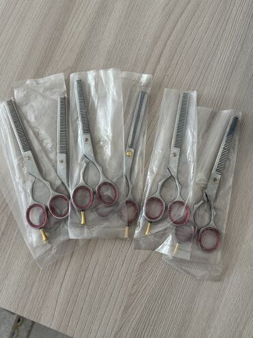 инструменты для малярки: Филировочные ножницы новые остались 14 штук оптом отдам по 280 сом