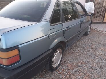 зикр авто: Volkswagen Passat CC: 1991 г., 1.8 л, Механика, Бензин, Седан