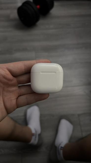 Аксессуары для мобильных телефонов: AirPods 5 wireless charging case брал совсем недавно в iStore — 1