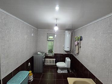 Продажа коттеджей и домов: -Срочно продается двух комнатная квартира в барачном доме, вход — 16