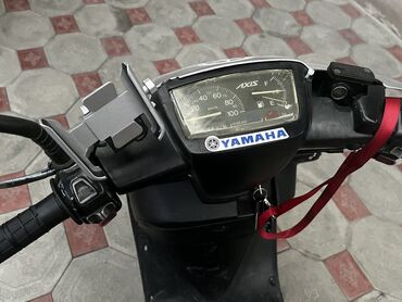 Скутеры: Скутер Yamaha, 100 куб. см, Бензин