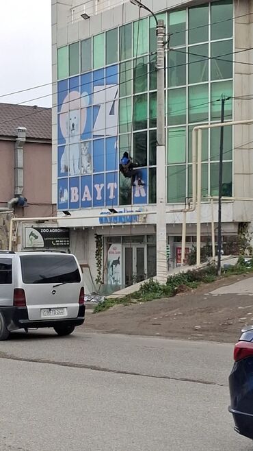 Ofislər: İcarəyə verilir----Masazırda yol kənarında 3 mərtəbəli +açıq mansarlı — 19