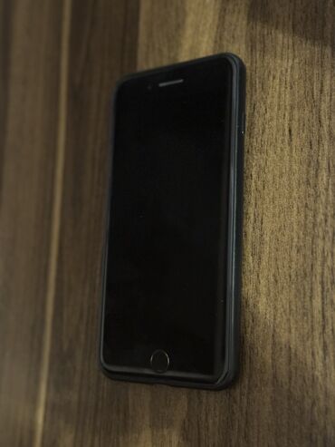 ayfon 7 plus qiymeti: IPhone 8 Plus, 64 GB