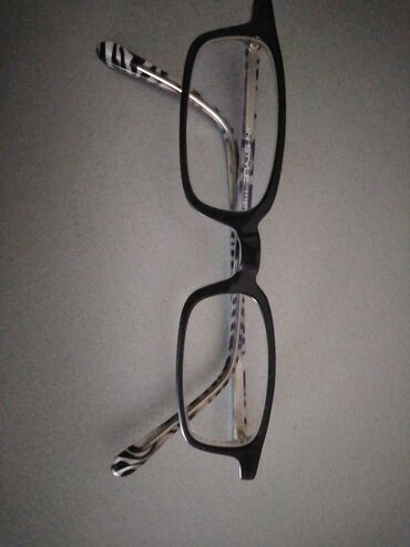 naočare: Frame for glasses