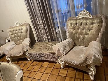 пуф кресло: Klassik üslubda dəbdəbəli dəst: - 3 nəfərlik salon divanı – yumşaq — 3