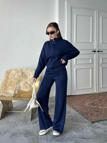 Gornji i donji deo: Komplet trenerka S M L XL 2XL Cena 3300 din — 7