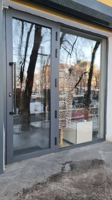 помещения офис: Сдаю Магазин, В жилом доме, 50 м² Не действующий, Без оборудования, С ремонтом, Вода, Канализация, Отопление, Отдельный вход, 1 линия, Склад