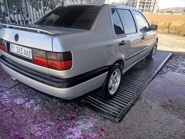 Volkswagen: Volkswagen Vento: 1996 г., 1.8 л, Механика, Бензин, Седан — 1