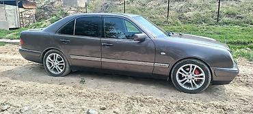 авто полироль: Mercedes-Benz E-Class: 1995 г., Седан — 2