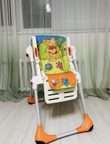стол в гостиной со стульями: Стульчик для кормления Для девочки, Для мальчика, Б/у