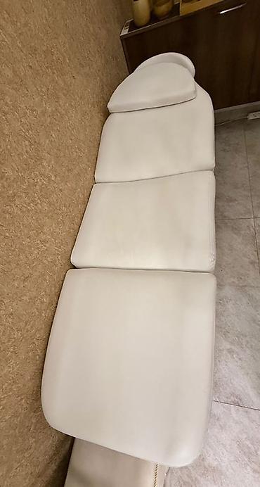 kuşetka: 220 alinib . Kosmetologiya/Masaj üçün peşəkar prosedur çarpayısı - — 1