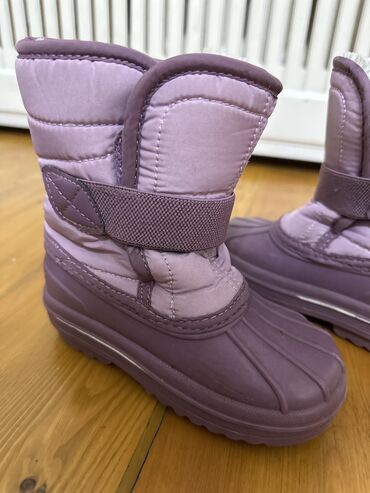 детская обувь бу: Продаю детскую обувь б/у, розовые 25 размер, синие 26 размер, 600 сом