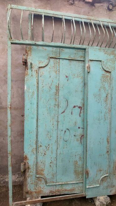 Giriş qapıları: 650 azn — 8