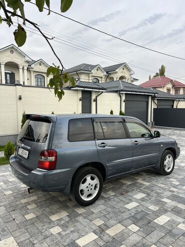 срочно продается машина: Toyota Kluger: 2003 г., 3 л, Автомат, Бензин, Седан