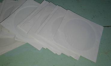 kaset satışı: CD disklər üçün kağız və plastik qablar satılır. Plastik qabın biri 2 — 6