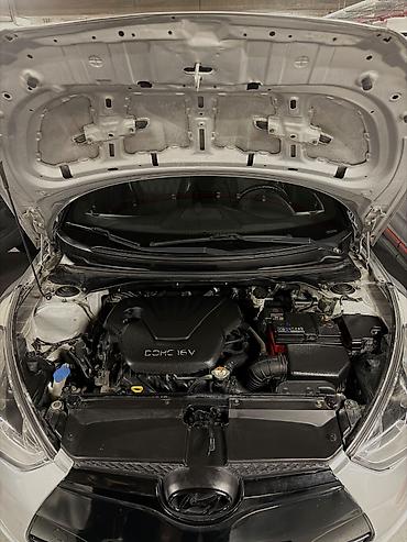 Hyundai: Hyundai Veloster: 1.6 l | 2012 il Kupe — 3