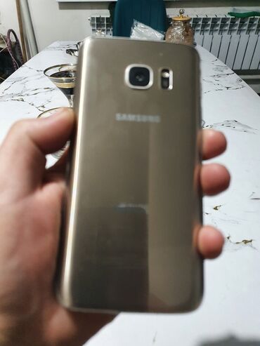 samsung galaksi s6 edzh plyus: Samsung Galaxy S7, Б/у, 32 ГБ, цвет - Золотой, В рассрочку, 2 SIM
